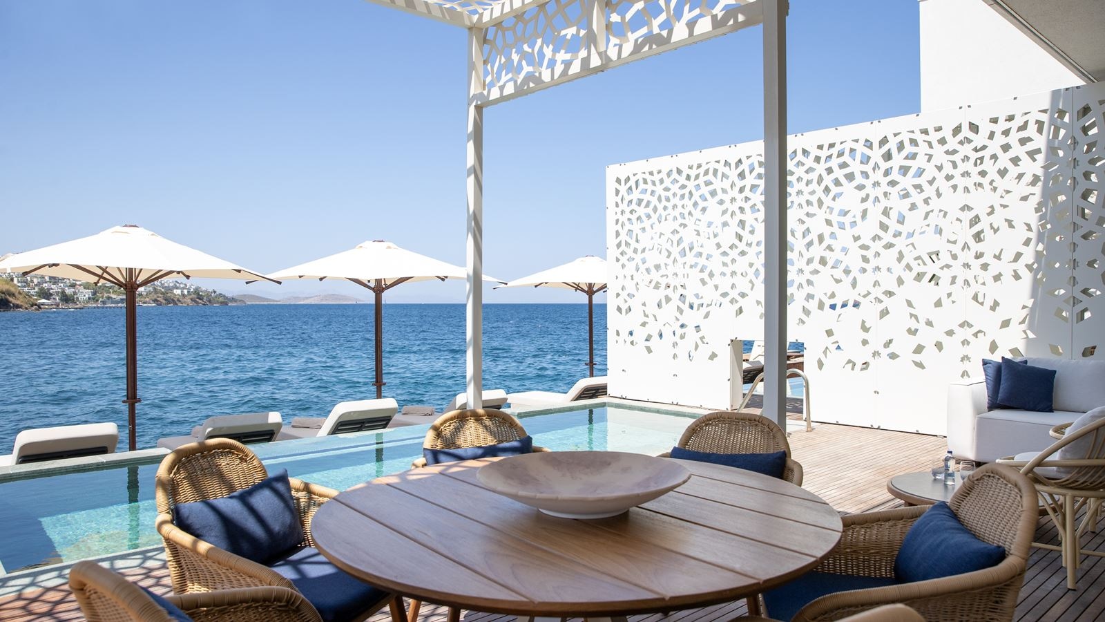 rooms-beachfront-panoramic-sea-view-room