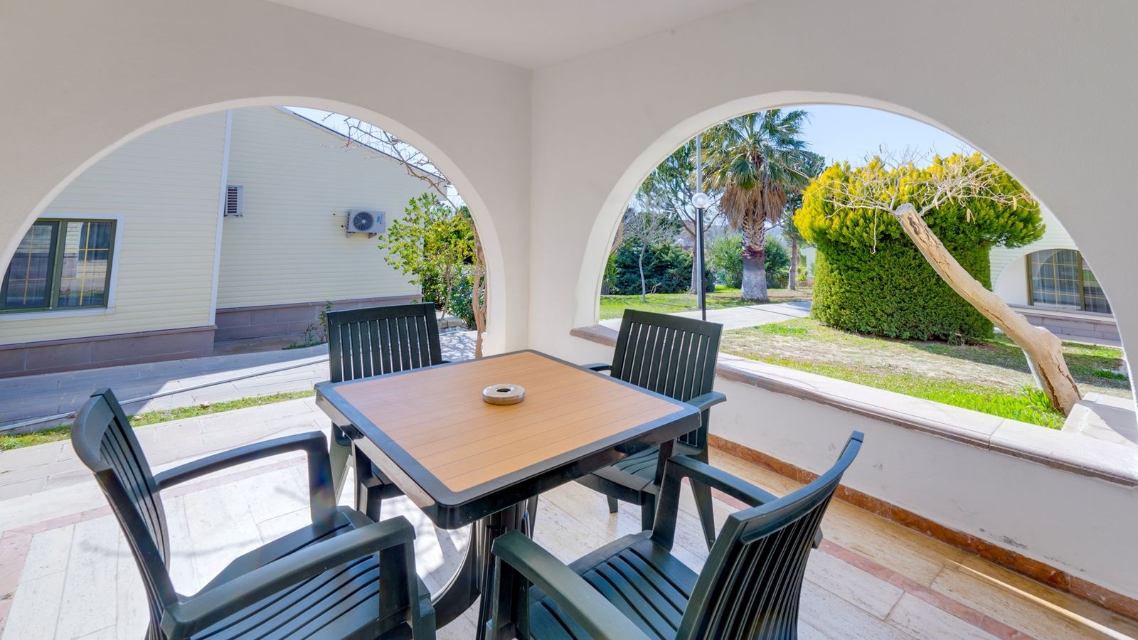 rooms-club-family-room