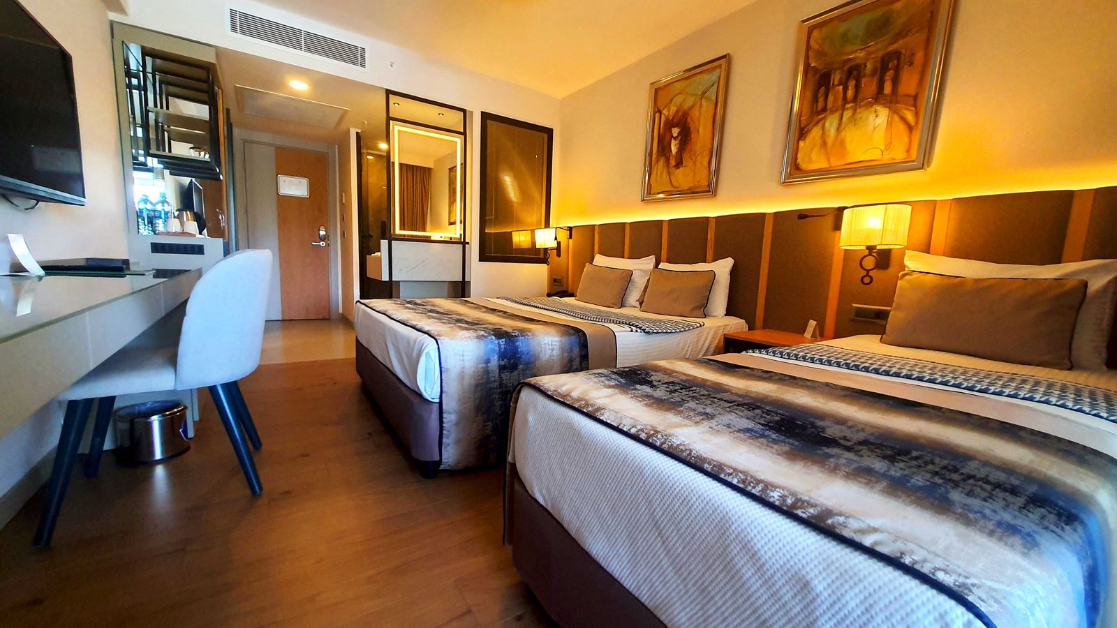 rooms-swim-up-deluxe-room