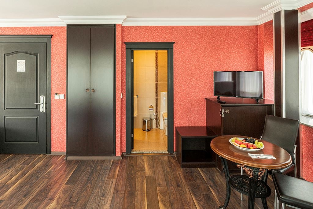 rooms-suite-room