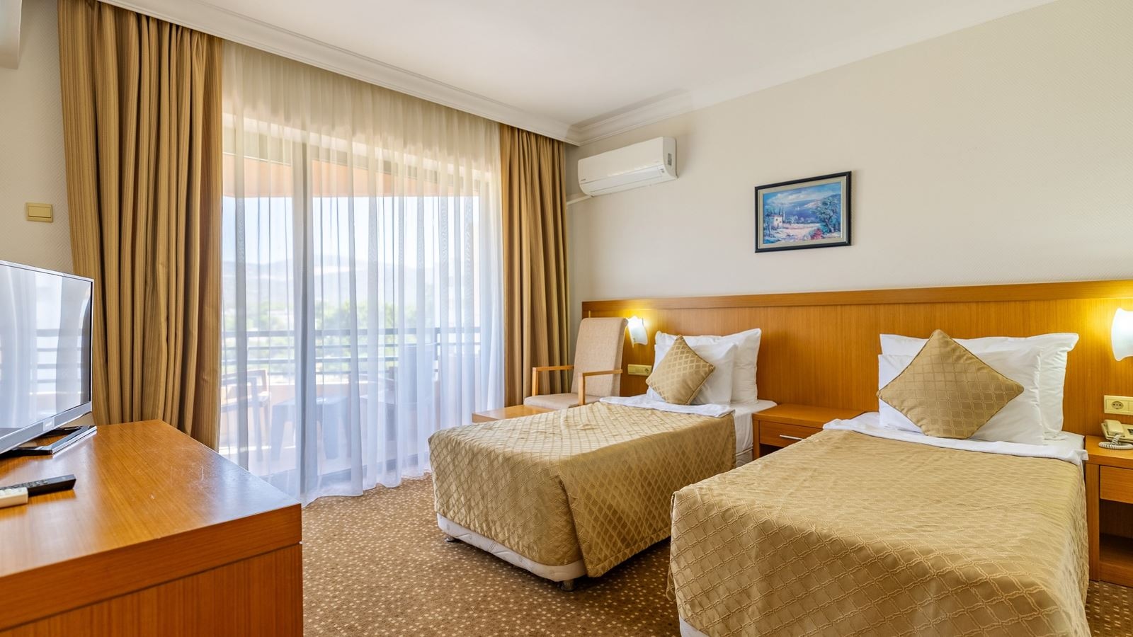 rooms-standard-room-seaview-balcony