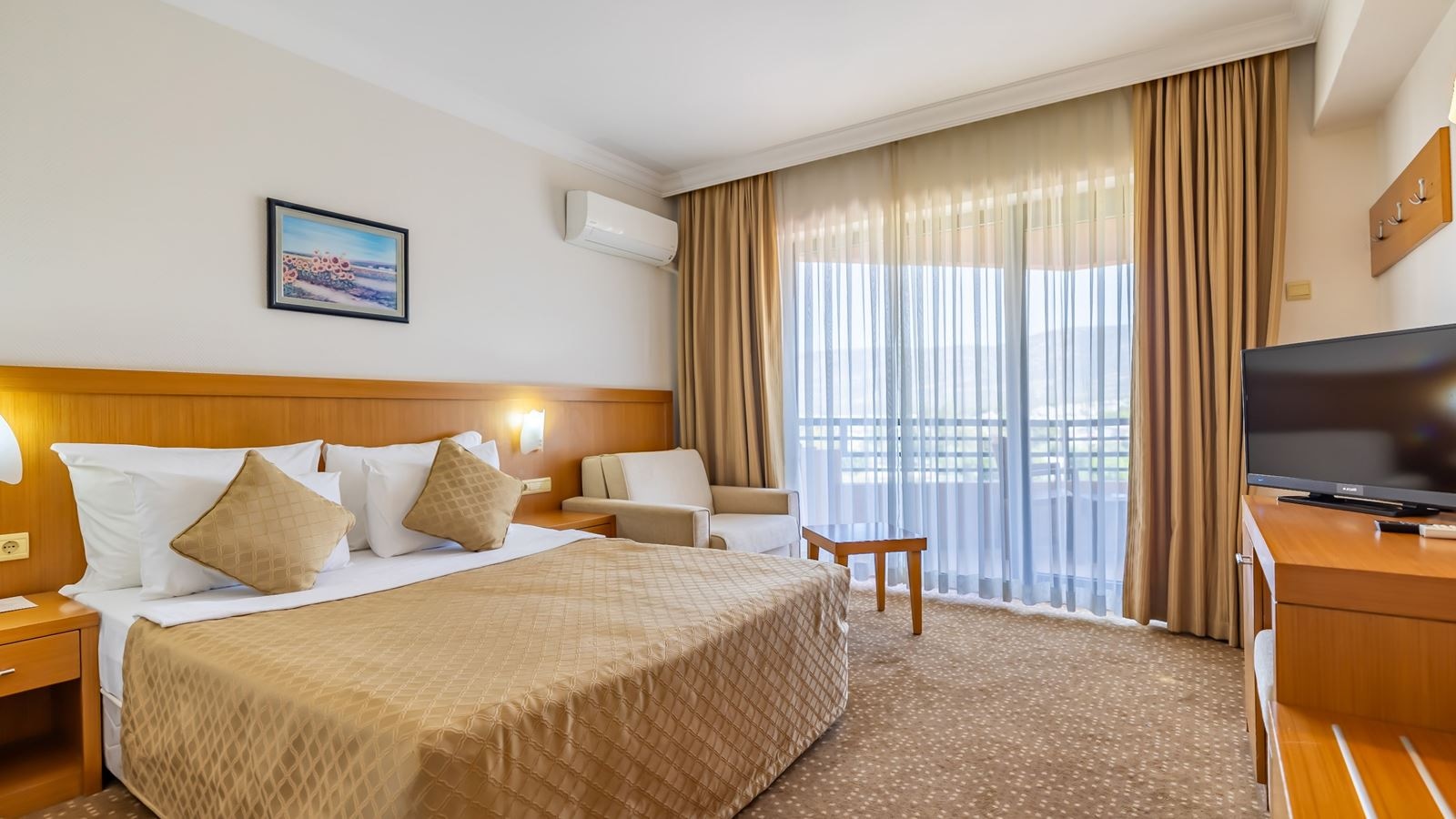 rooms-standard-room-seaview-balcony