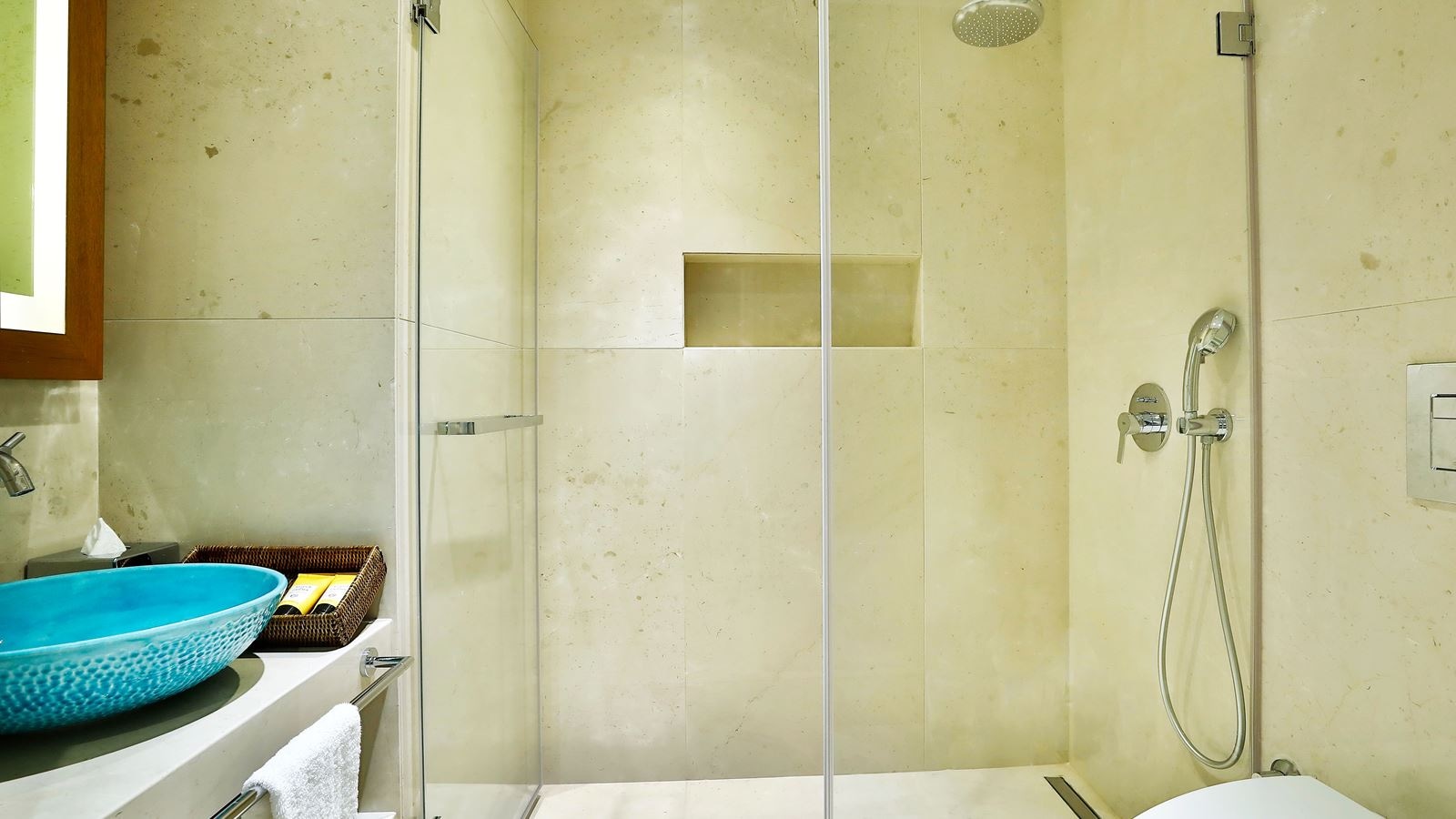 rooms-deluxe-suite-sea-view