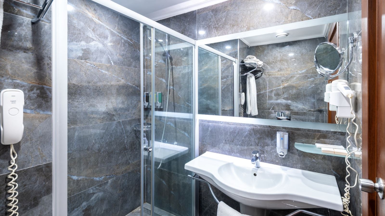 rooms-standart-uc-kisilik-oda