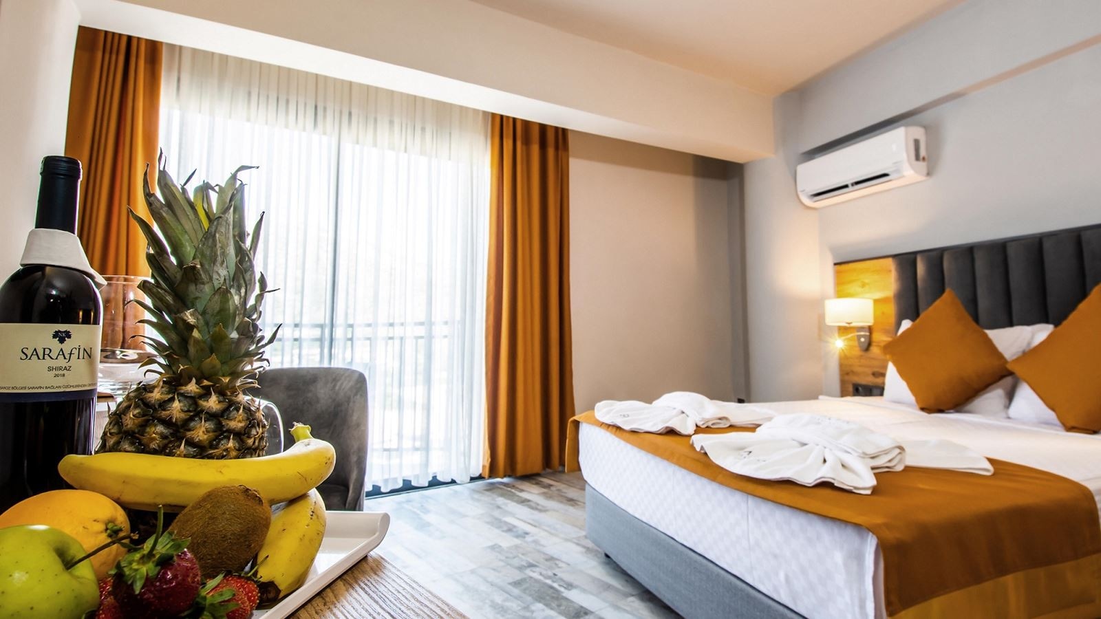 rooms-deluxe-land-view-room