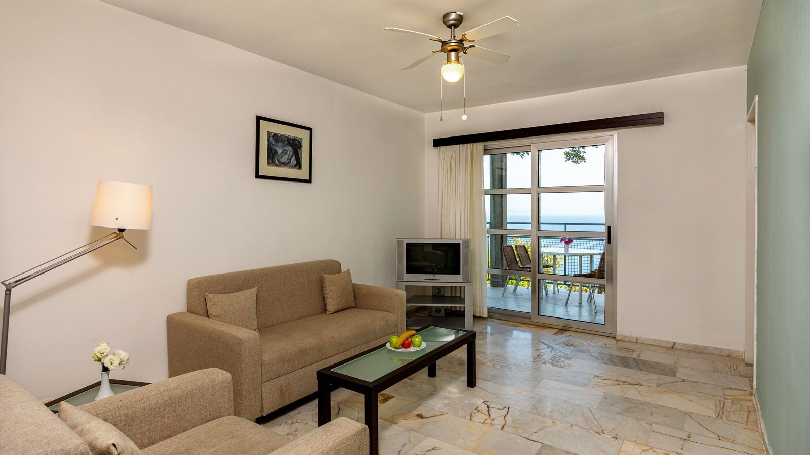 rooms-suite-2-bedroom-land-view