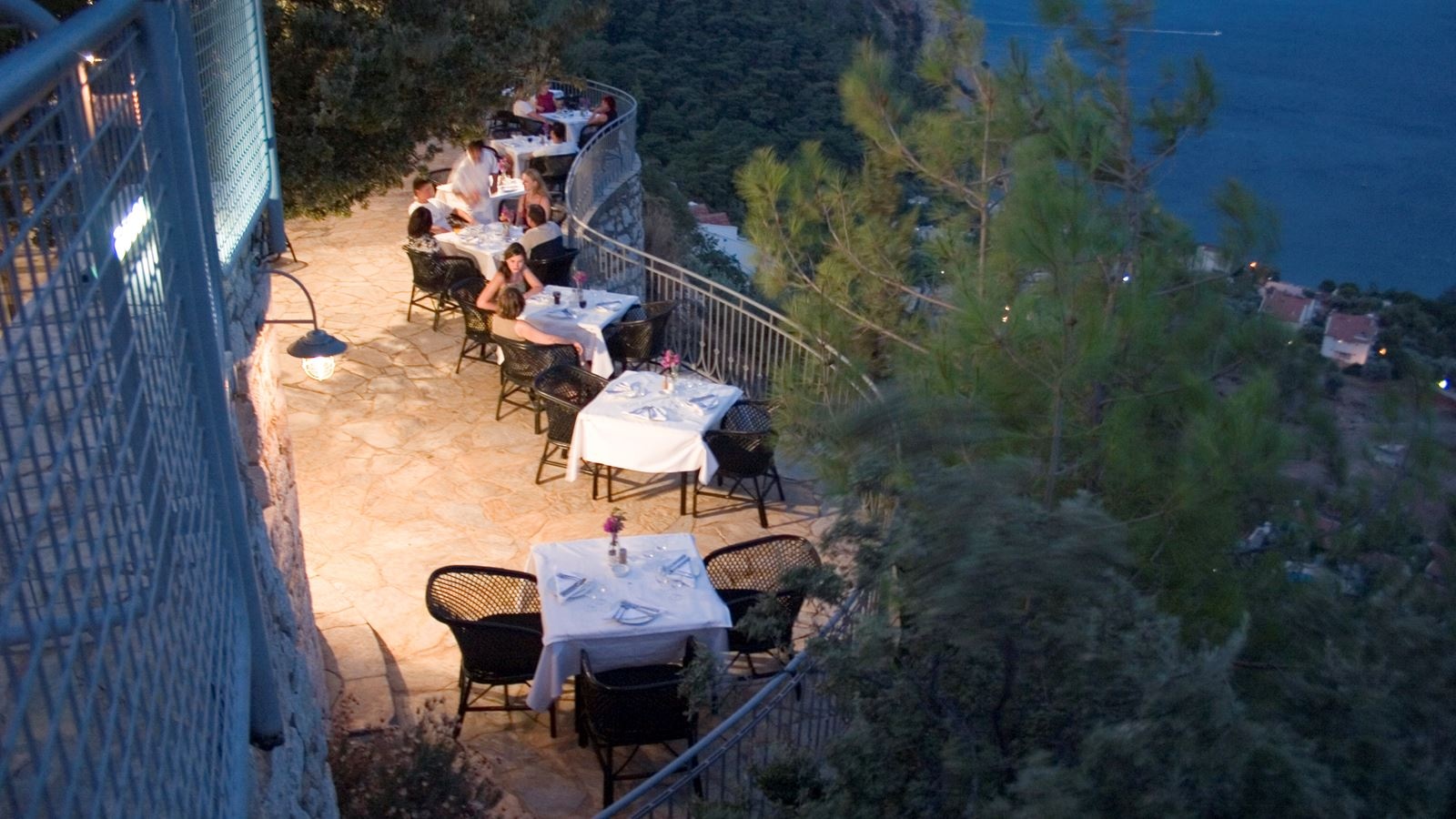 restaurants-main-building