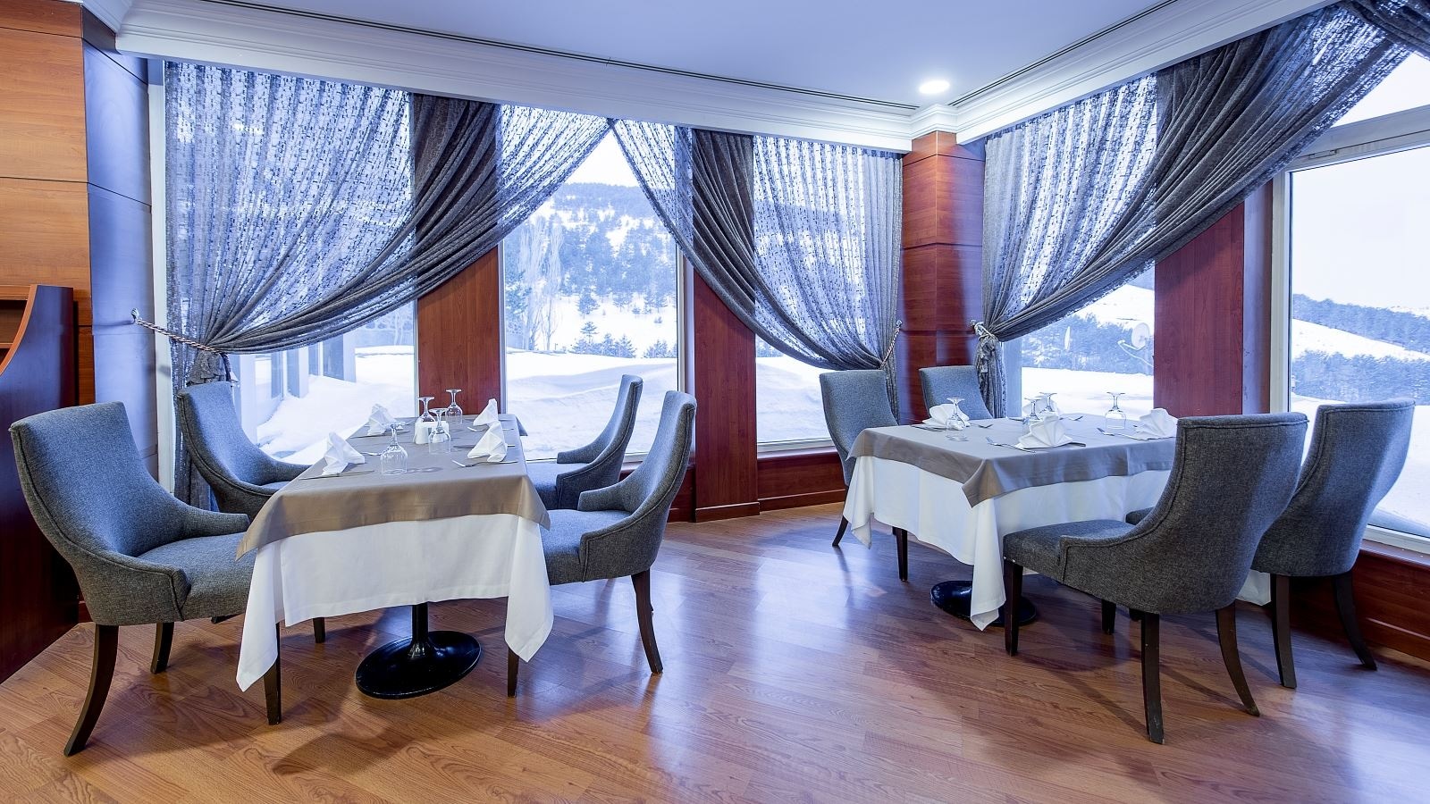 restaurants-restaurant