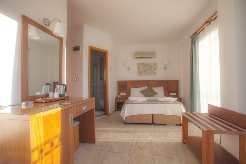 rooms-superior-room-frontal-sea-view