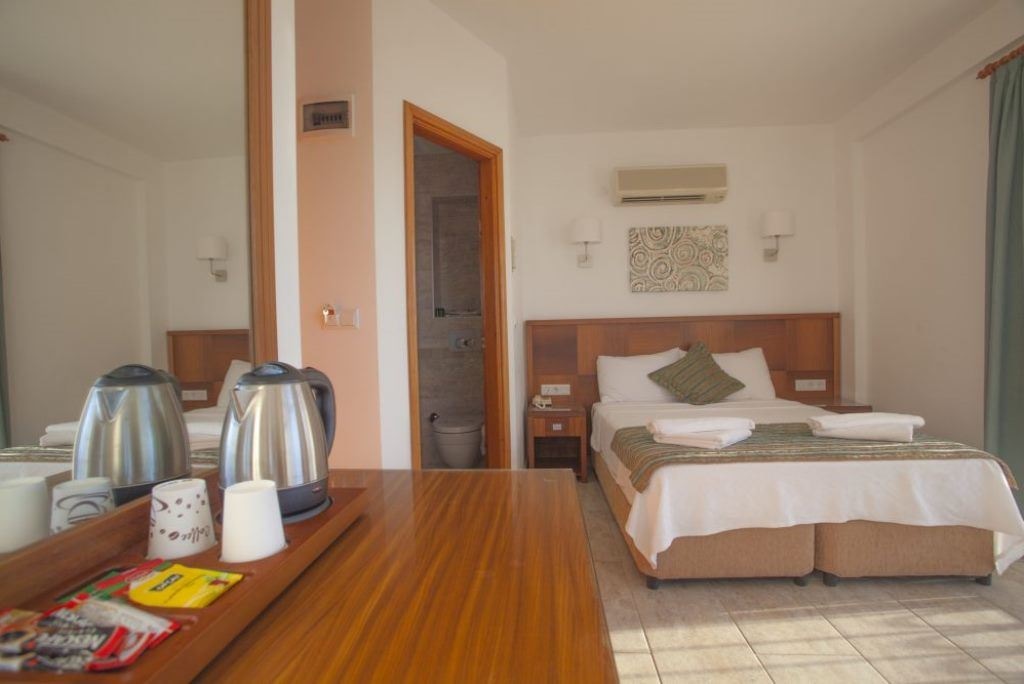 rooms-superior-room-frontal-sea-view