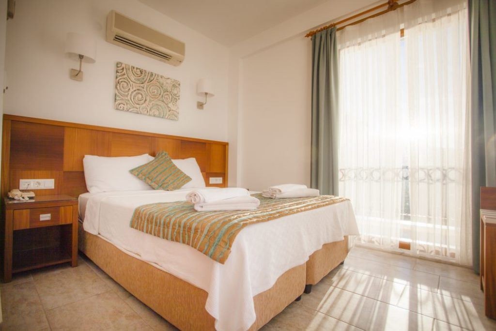 rooms-superior-room-frontal-sea-view