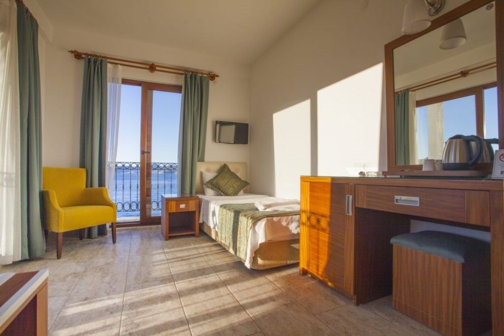 rooms-superior-room-frontal-sea-view