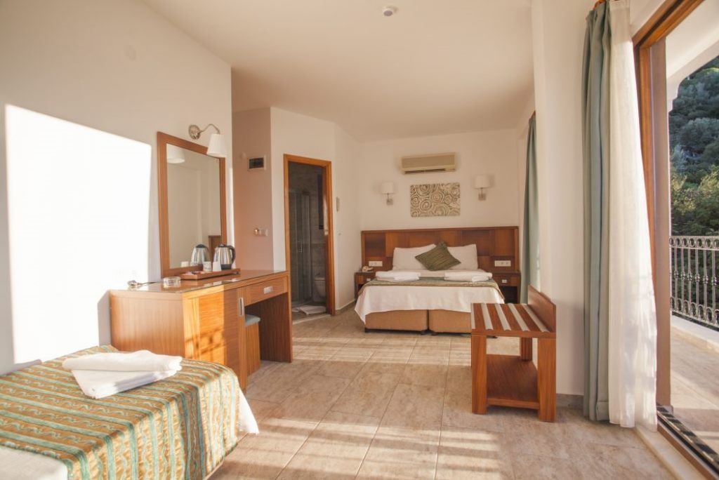 rooms-superior-room-frontal-sea-view