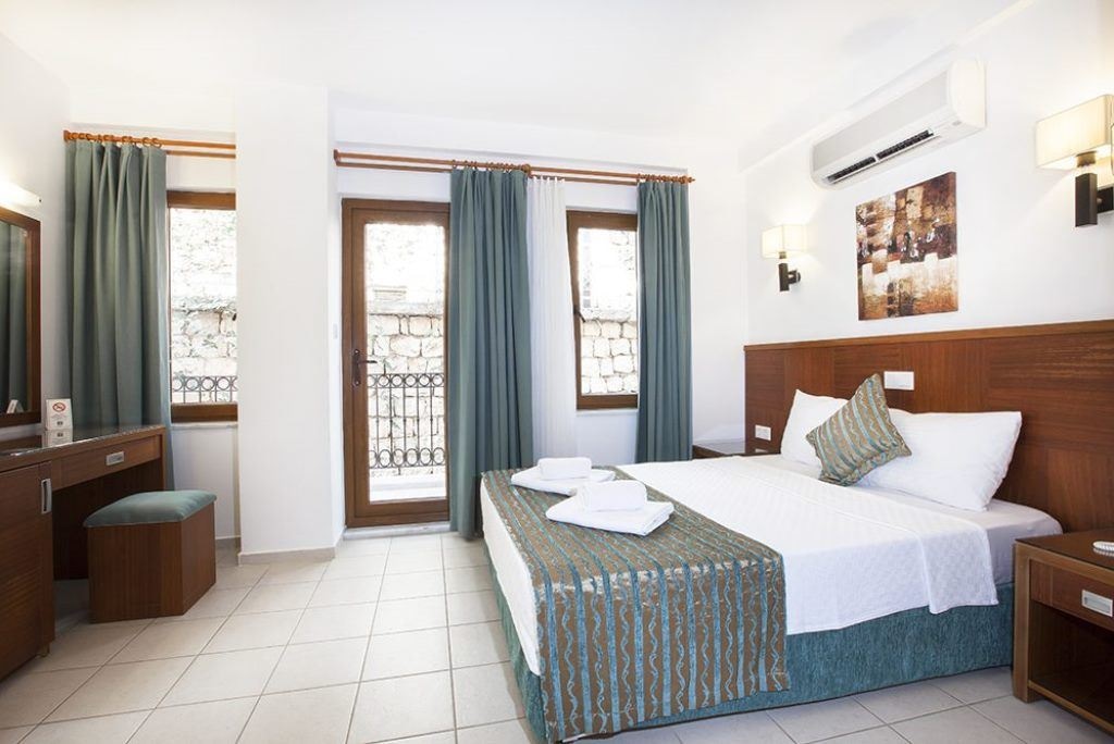 rooms-family-suite-side-sea-view