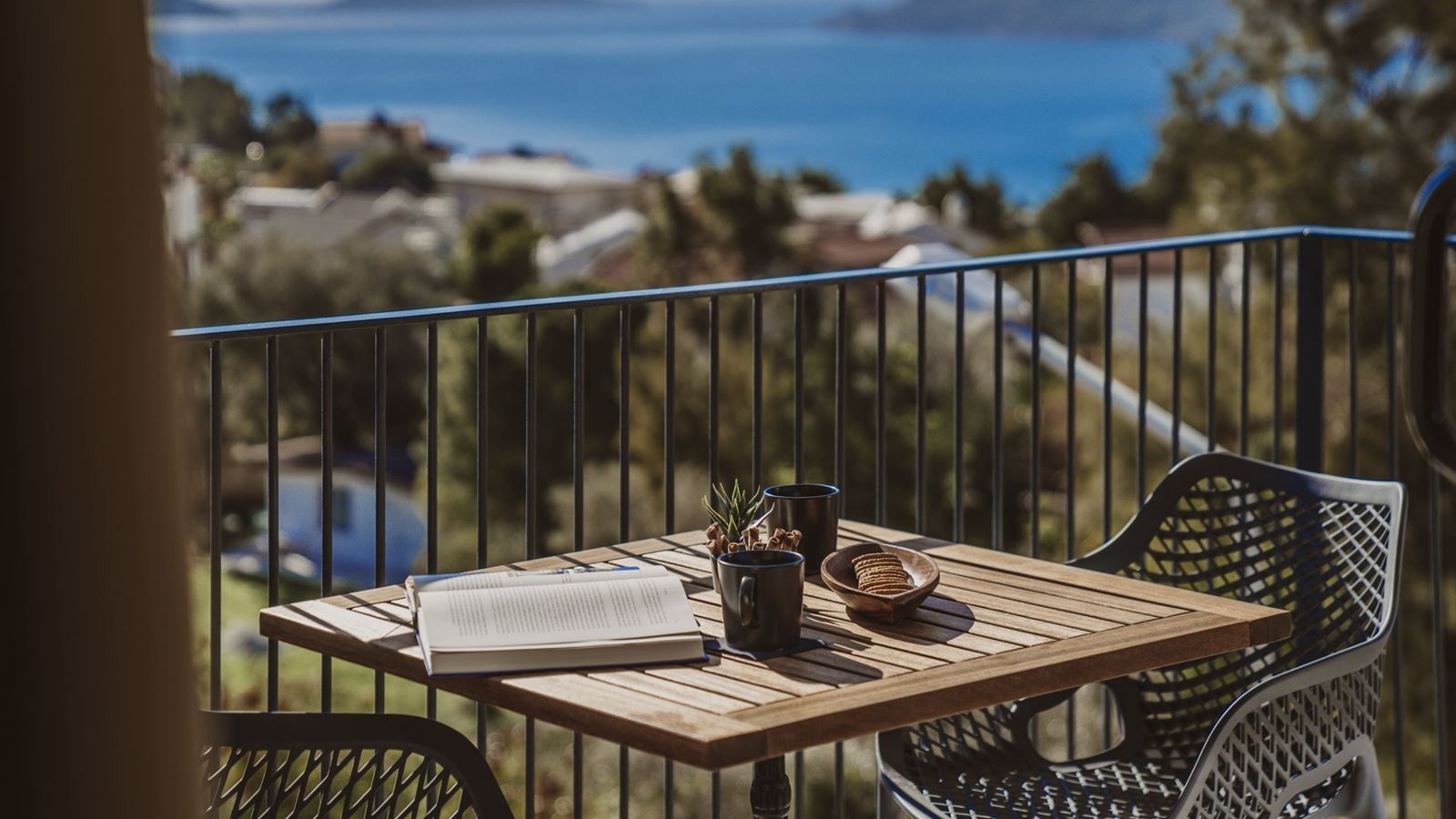 rooms-deluxe-room-sea-view