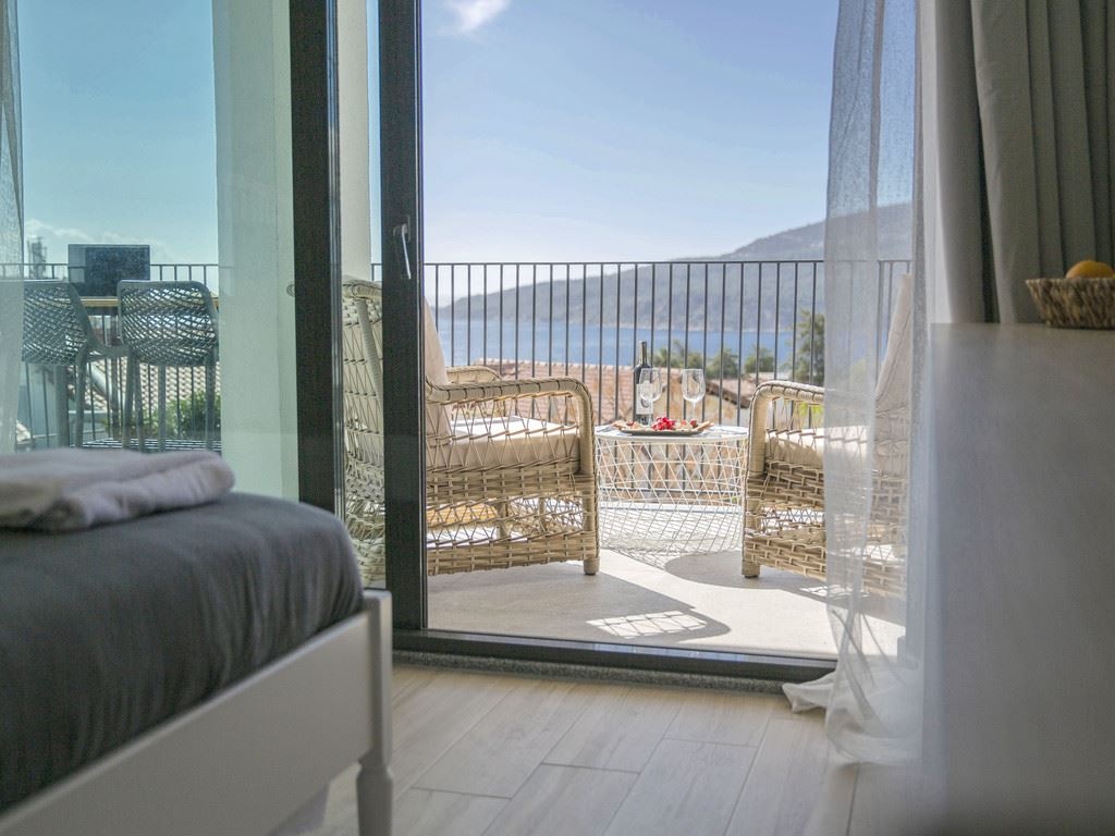 rooms-superior-room-sea-view