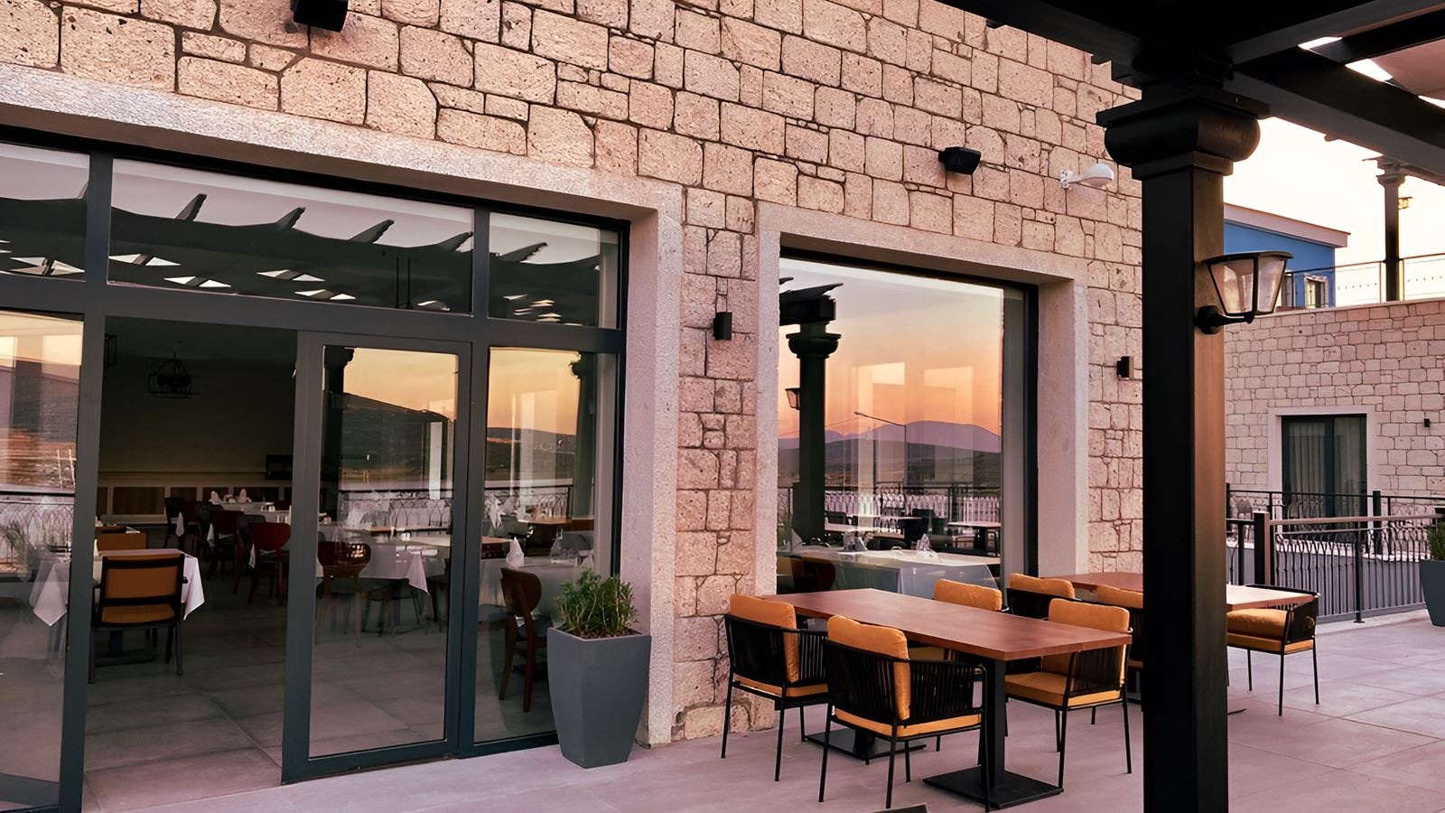 restaurants-restaurants