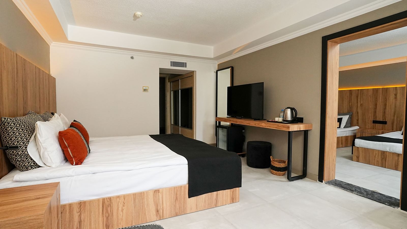 rooms-junior-suite-room