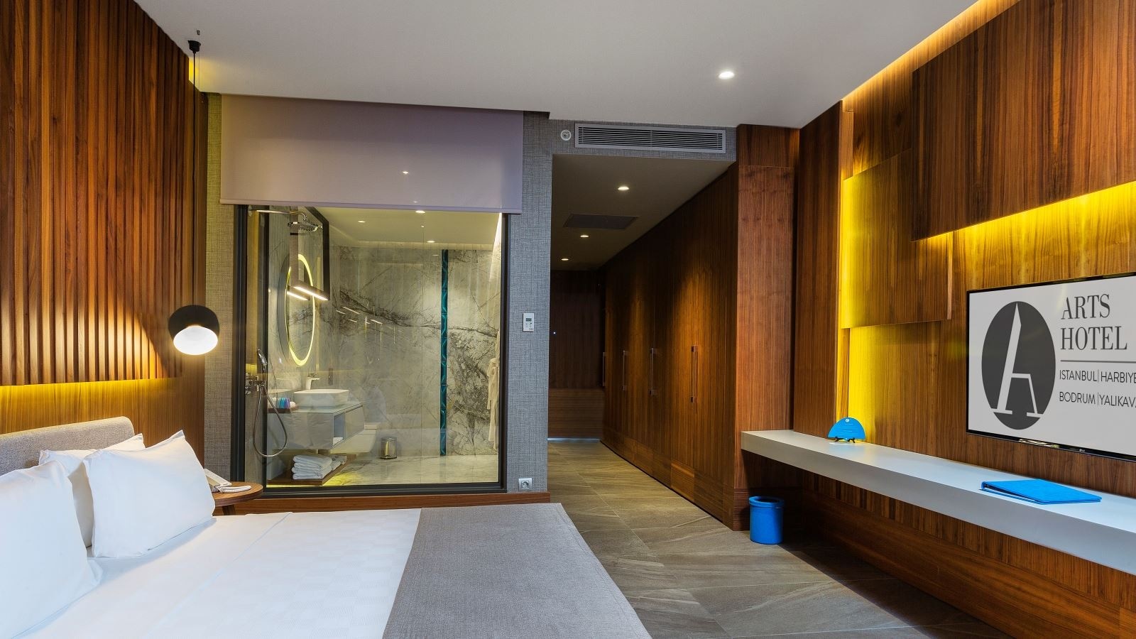 rooms-deluxe-swim-up-pool-room