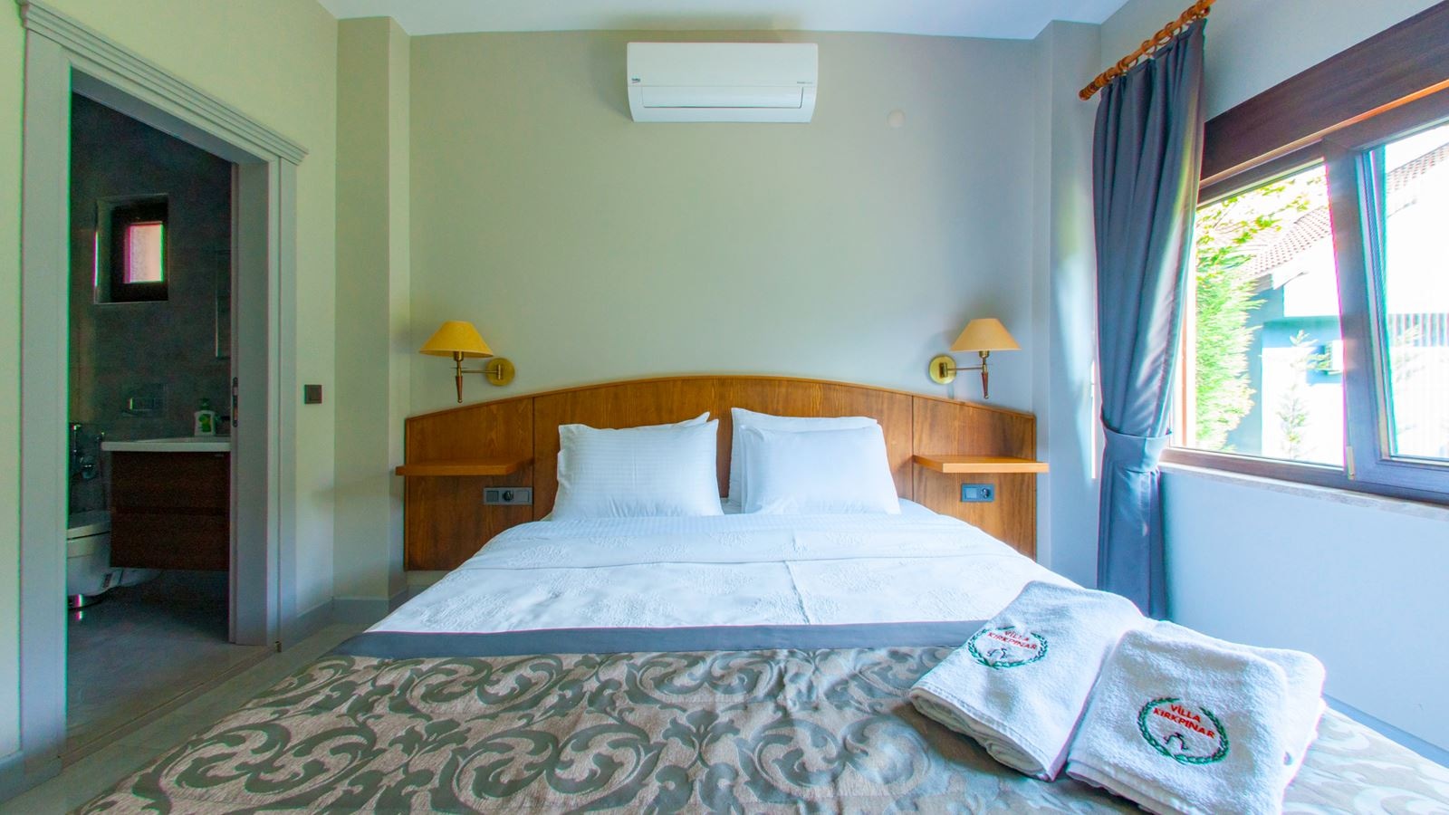 rooms-fourbedroom--superior-villa