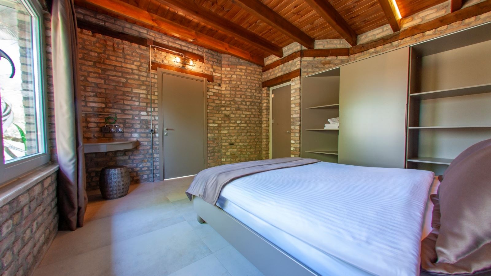 rooms-three-bedroom-luxury-villa