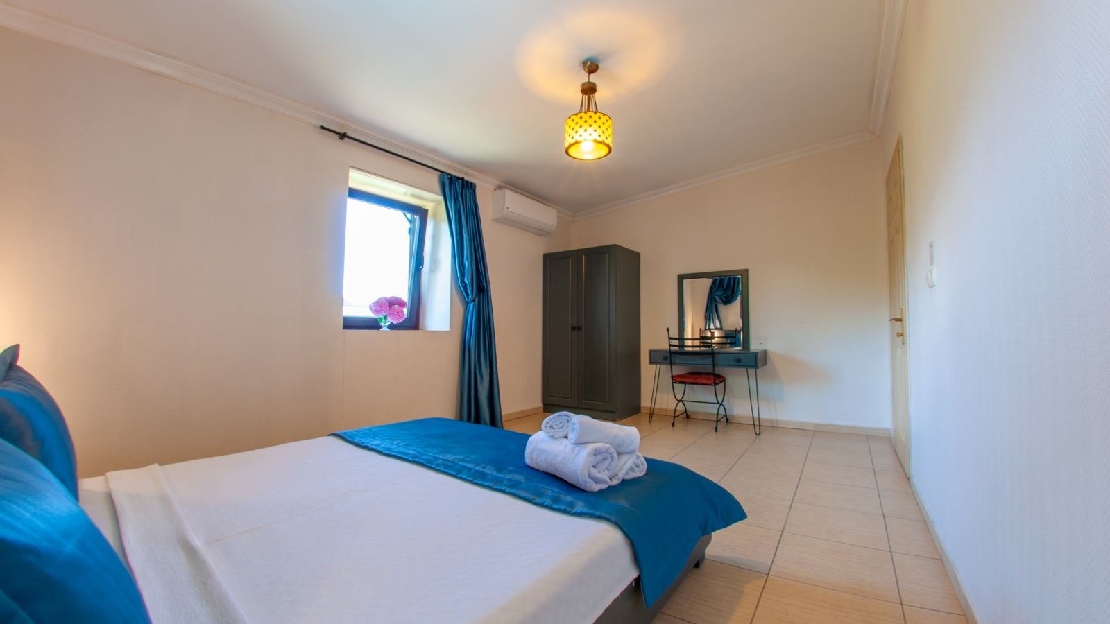 rooms-stone-house-with-swimming-pool