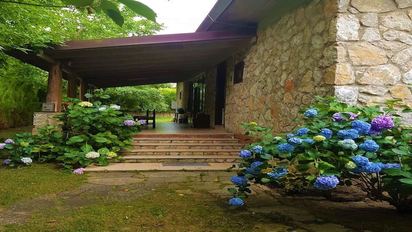 rooms-stone-house-with-swimming-pool