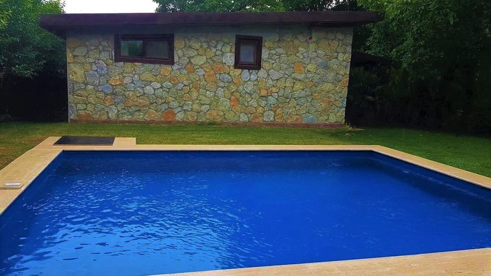 rooms-stone-house-with-swimming-pool
