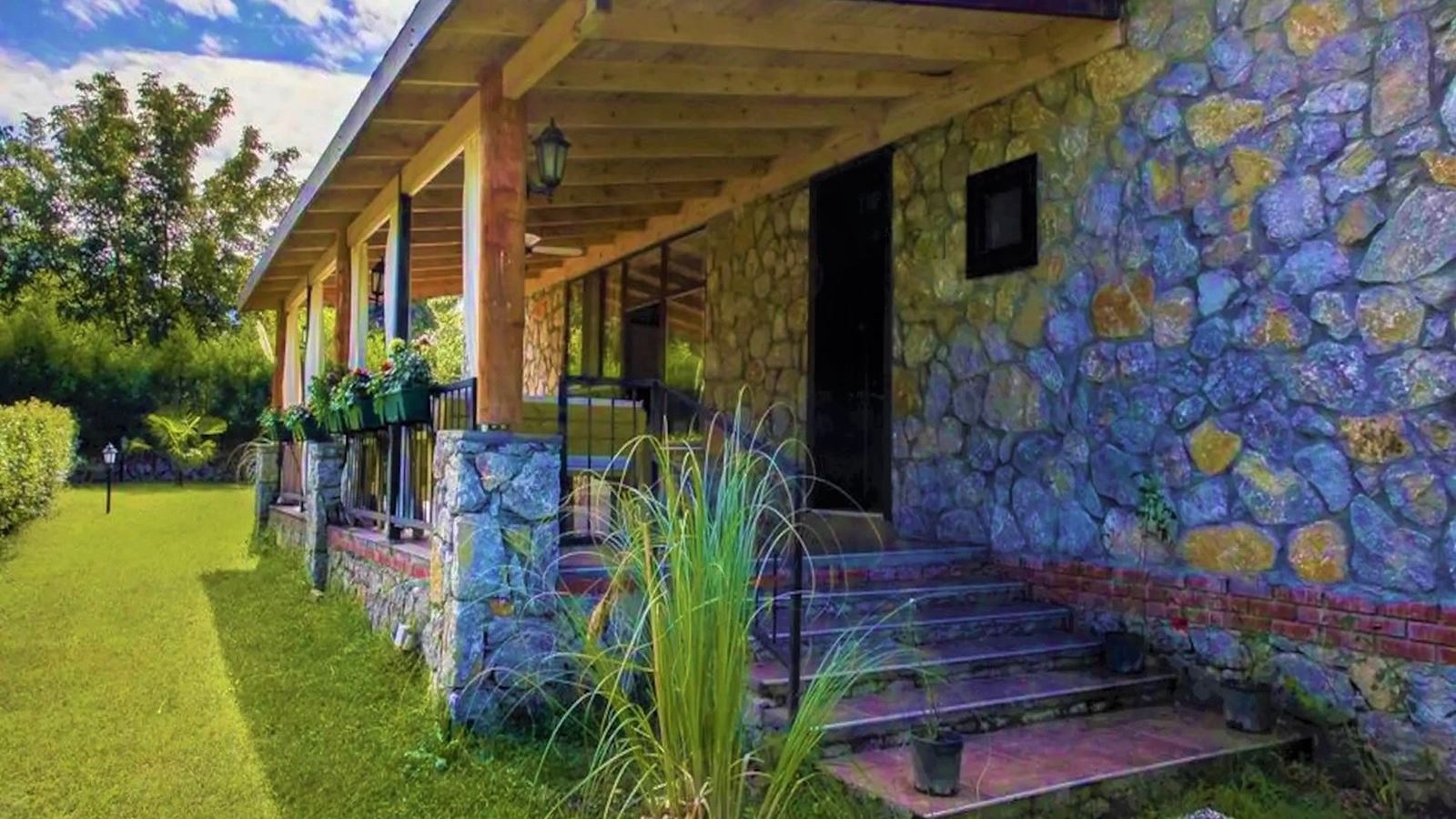 rooms-stone-house-with-swimming-pool