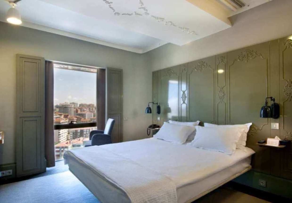 rooms-deluxe-room