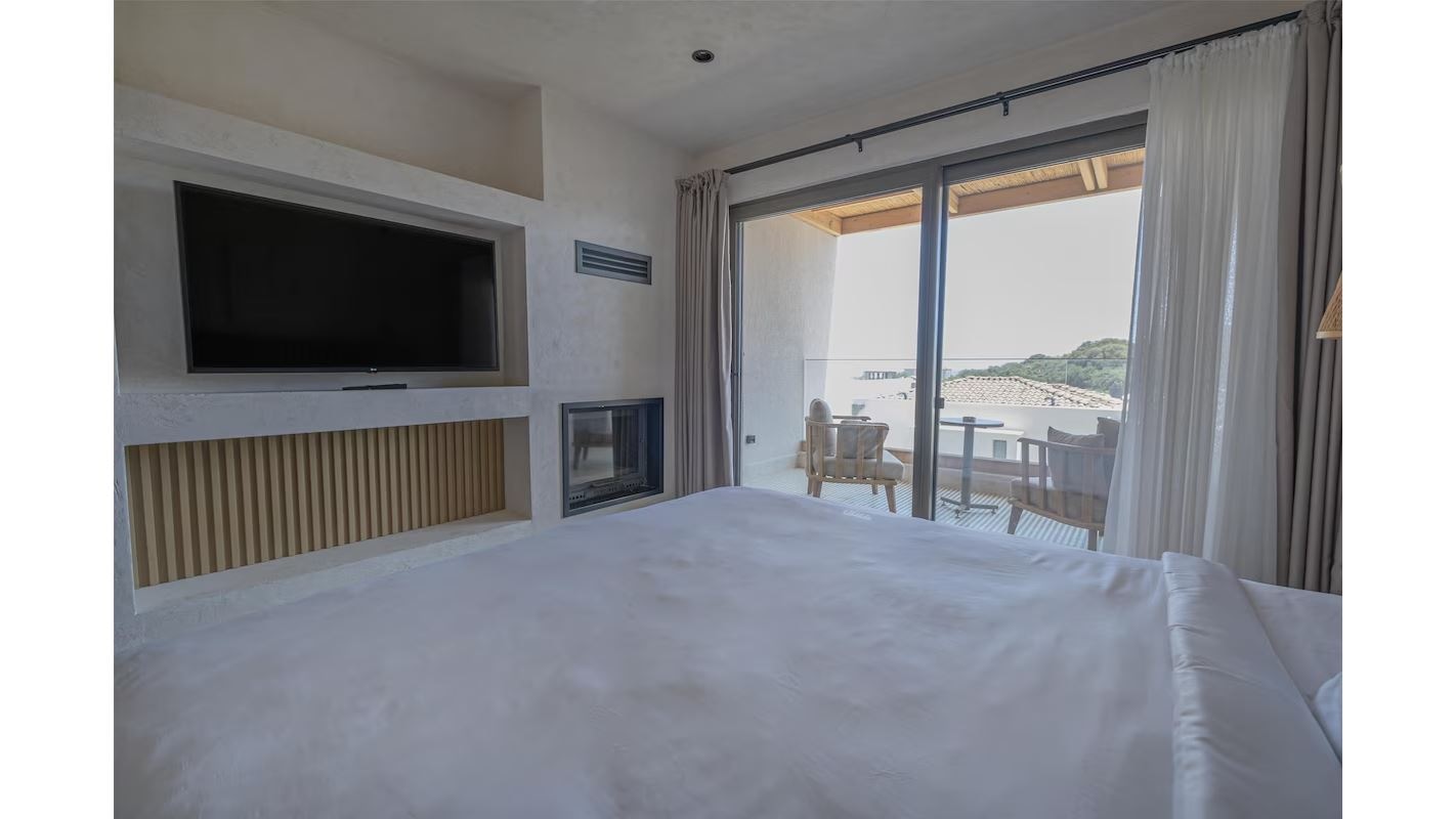 rooms-superior-room--side-sea-view