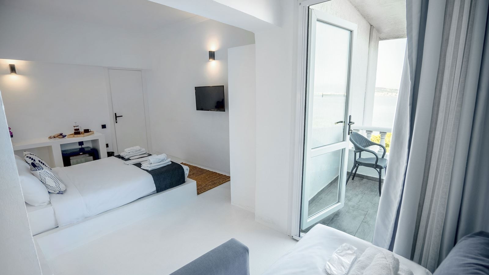 rooms-superior-3-kisilik-oda-kismi-deniz-manzarali