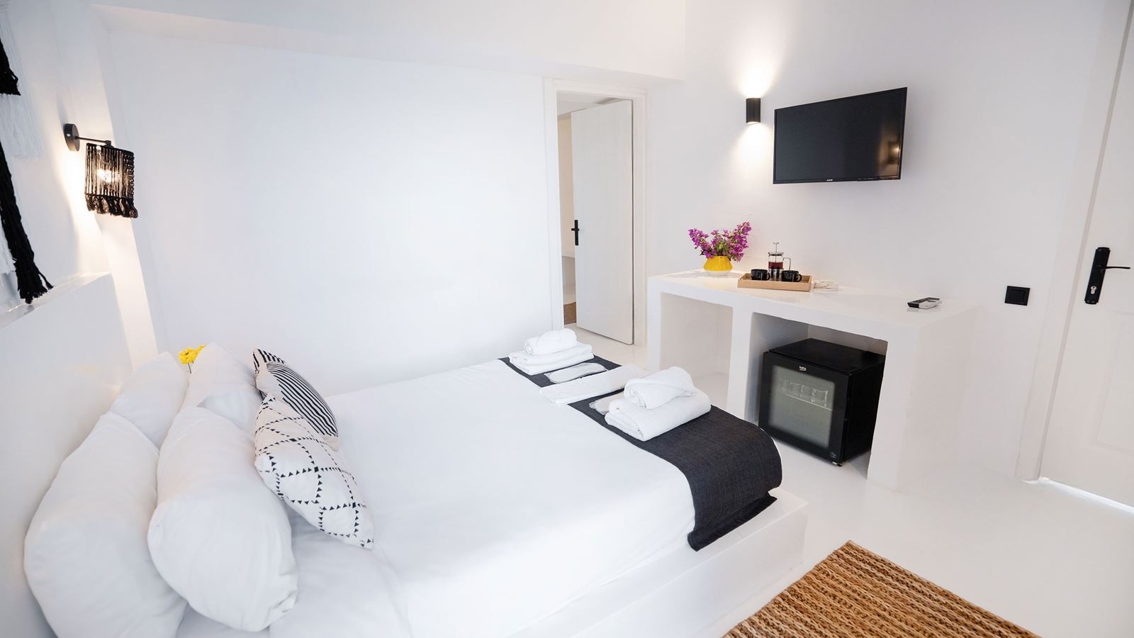 rooms-superior-4-kisilik-oda--kara-manzarali