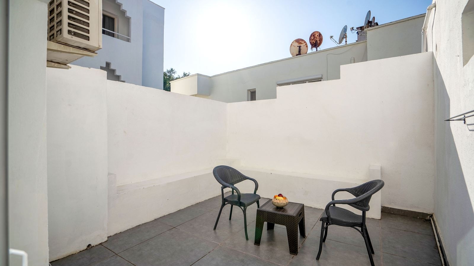 rooms-superior-4-kisilik-oda--kara-manzarali