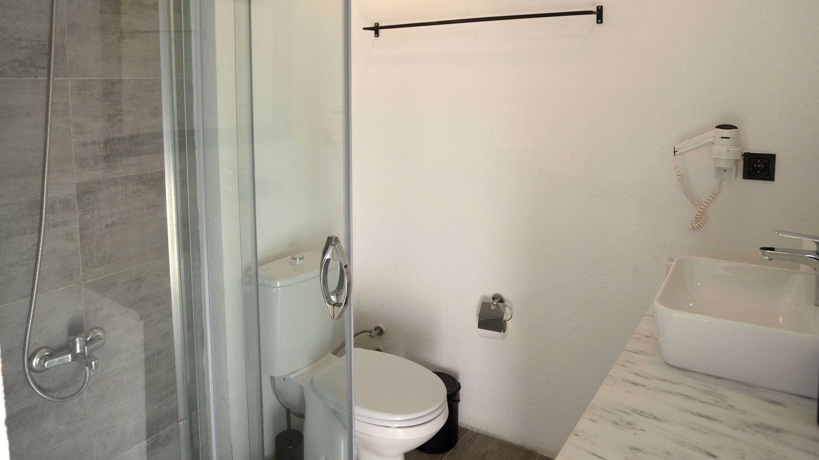 rooms-superior-4-kisilik-oda--kara-manzarali