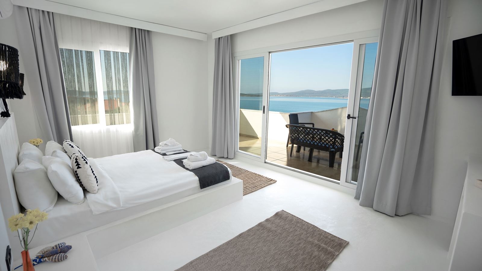 rooms-deluxe-4-kisilik-oda--deniz-manzarali