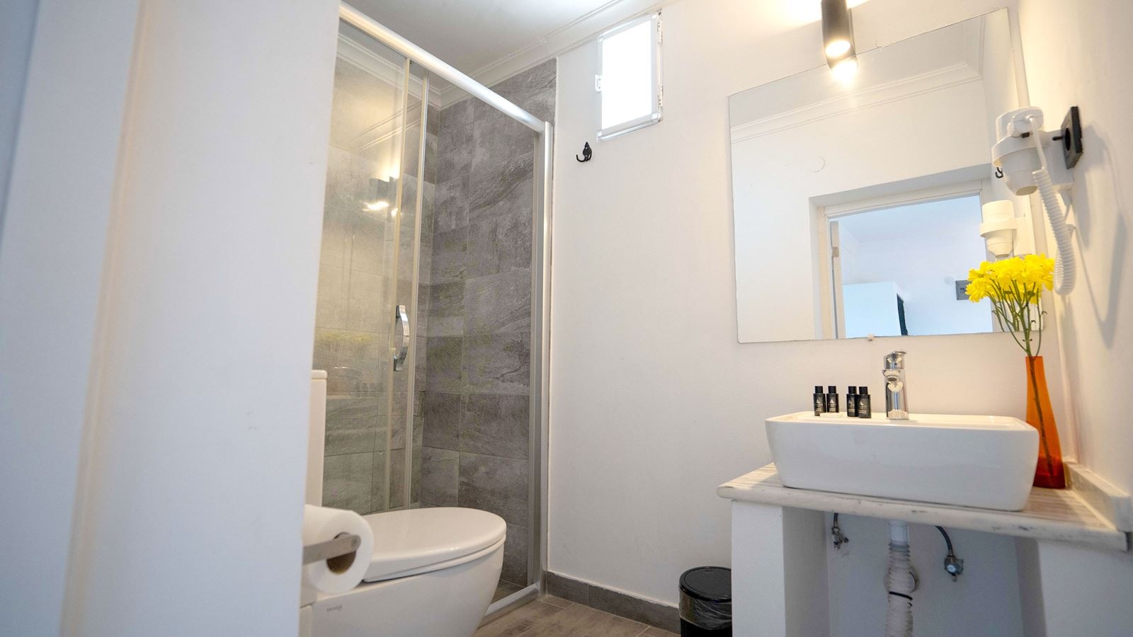 rooms-superior-2-kisilik-oda--kismi-deniz-manzarali