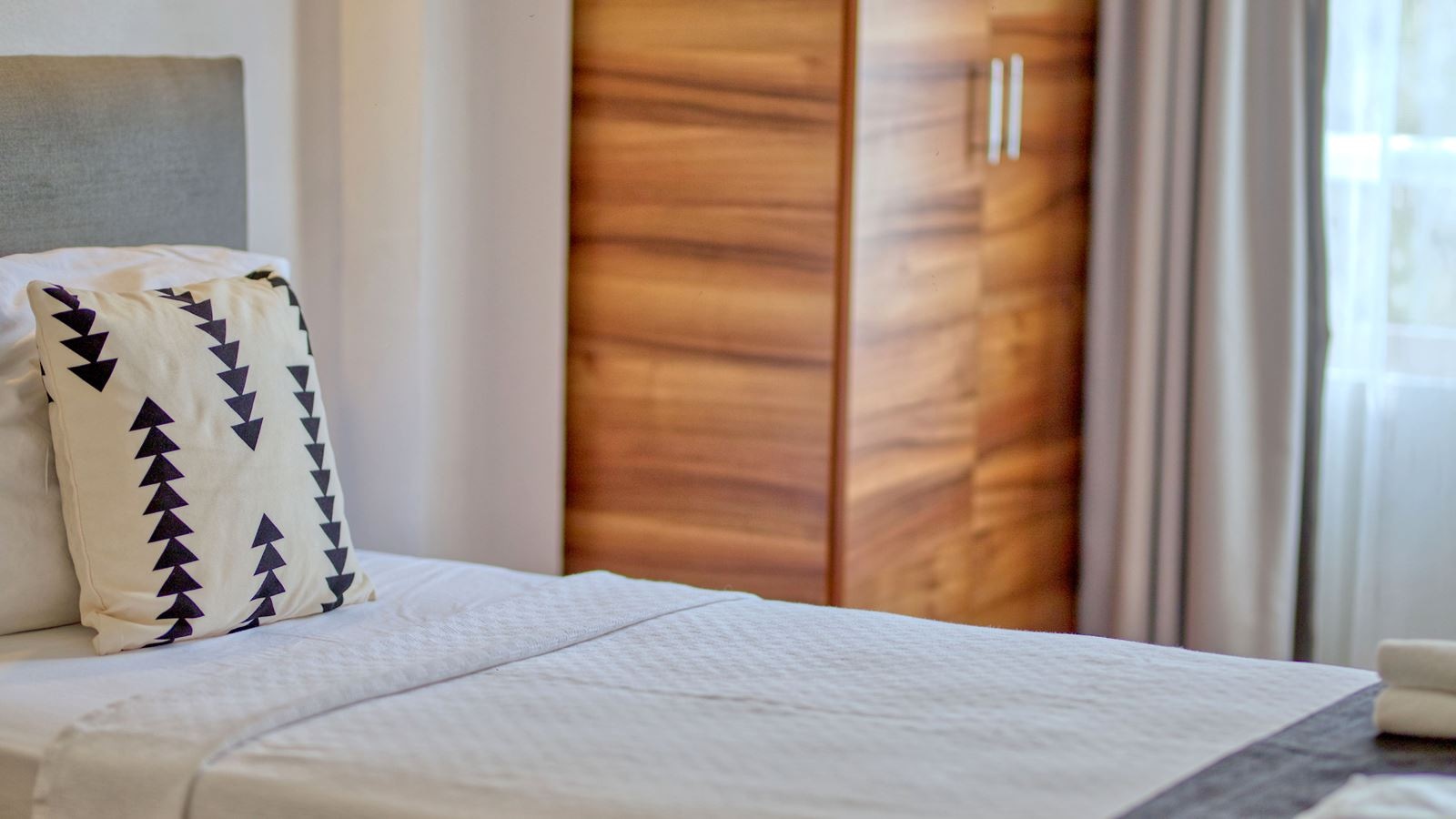 rooms-standart-2-kisilik-oda--kara-manzarali