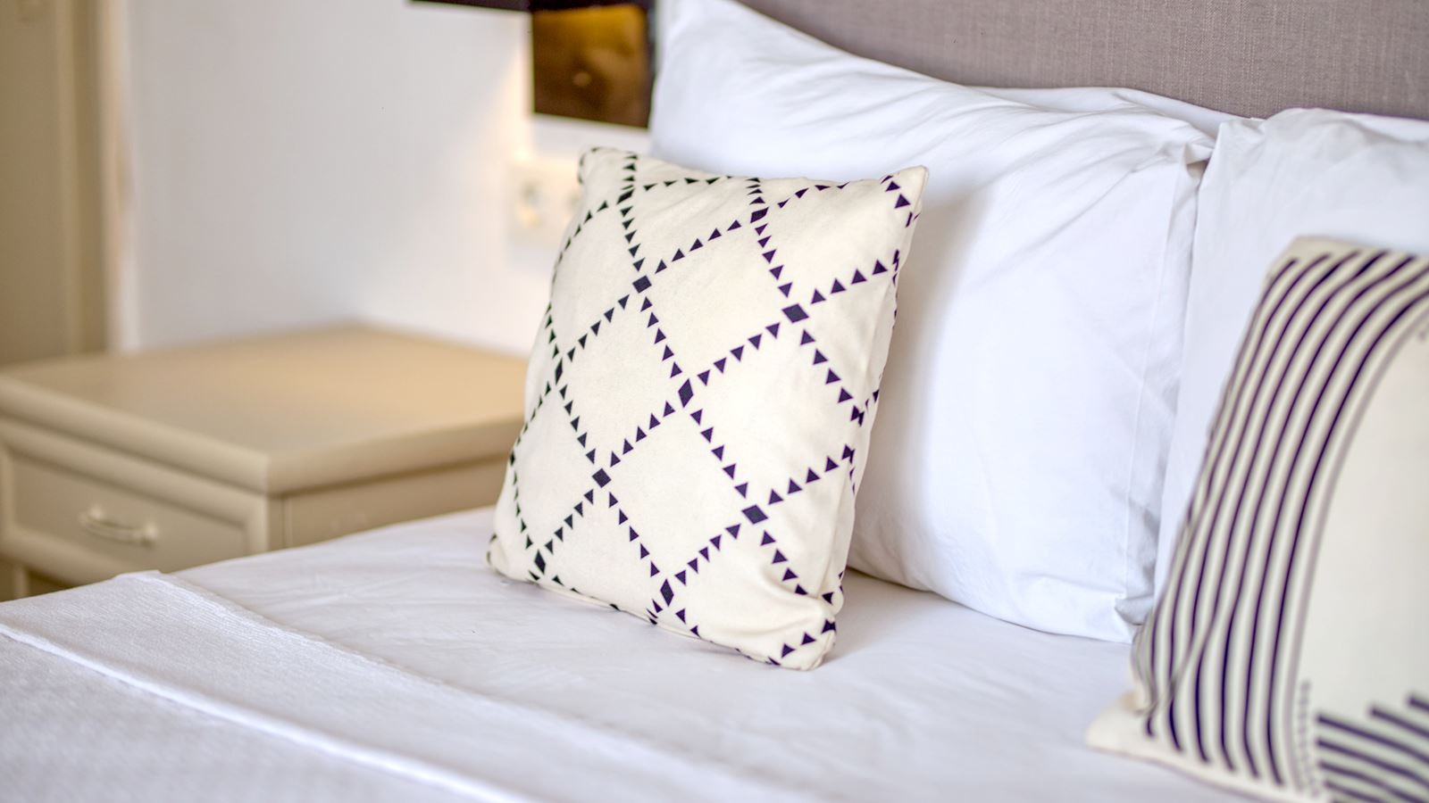 rooms-superior-3-kisilik-oda--kara-manzarali