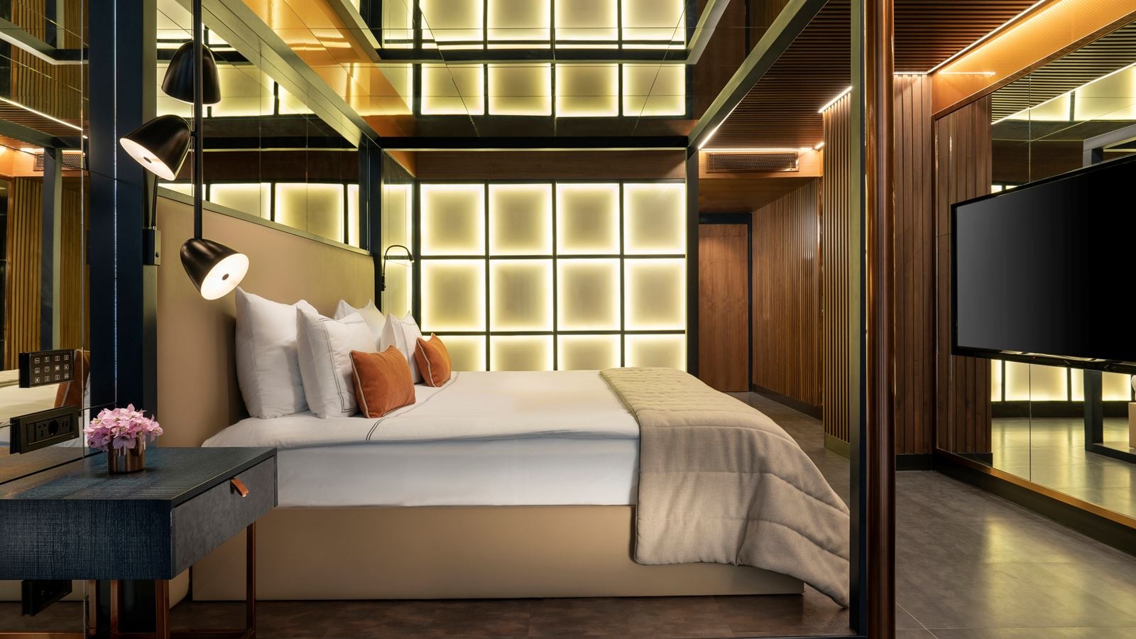 rooms-indigo-laguna-clubber-room