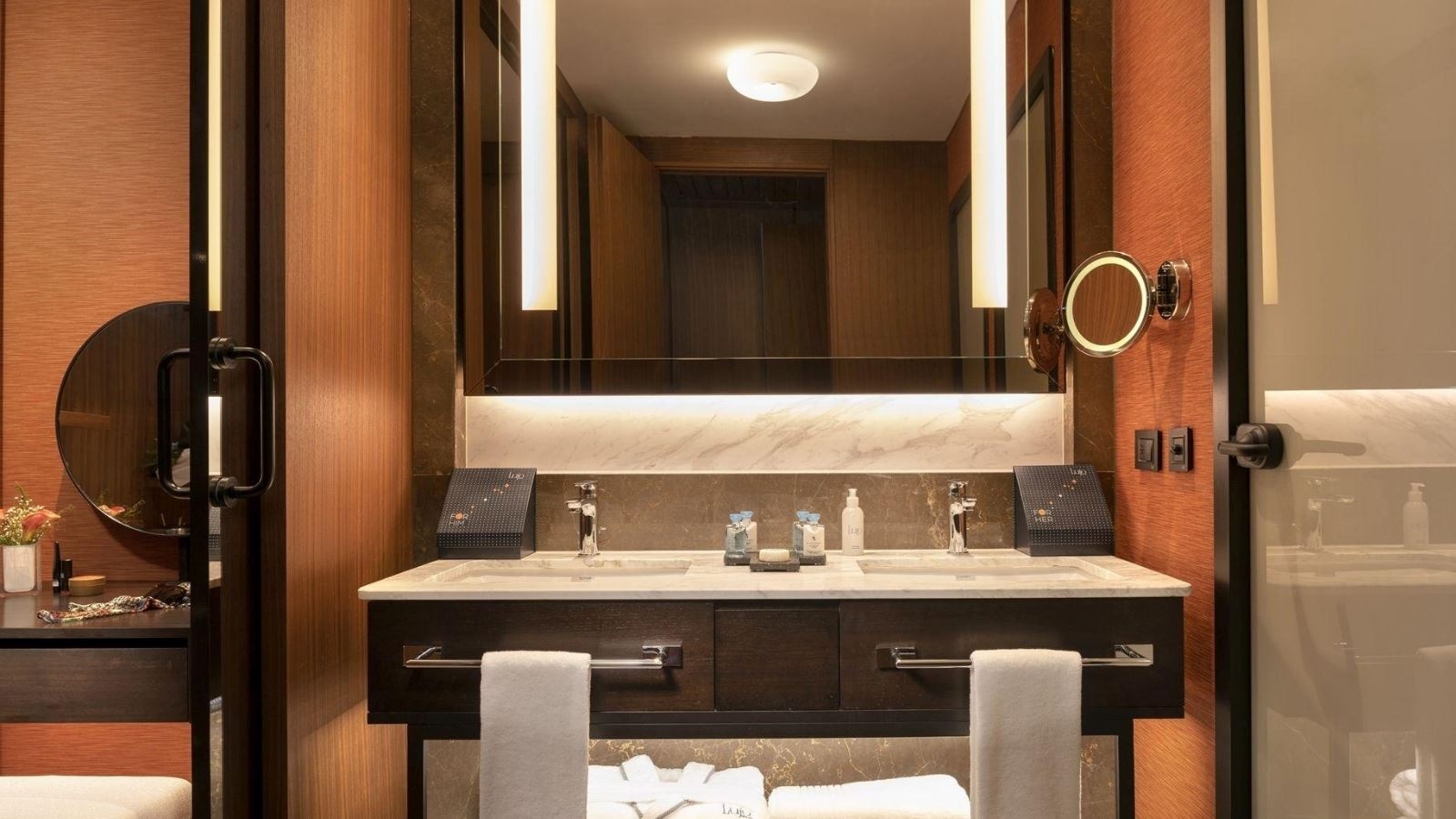 rooms-deluxe-room-sea-view