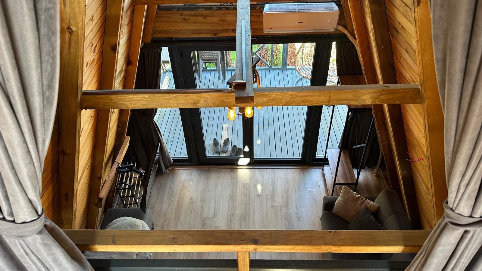 rooms-deluxe-bungolov-oda