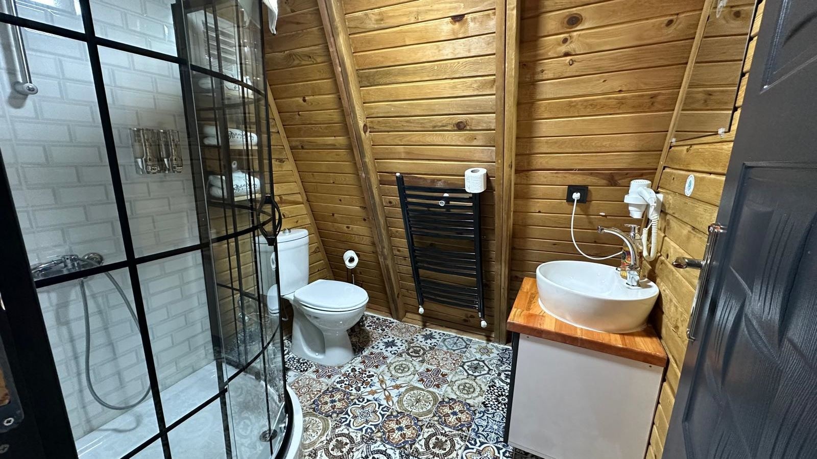 rooms-deluxe-bungolov-oda