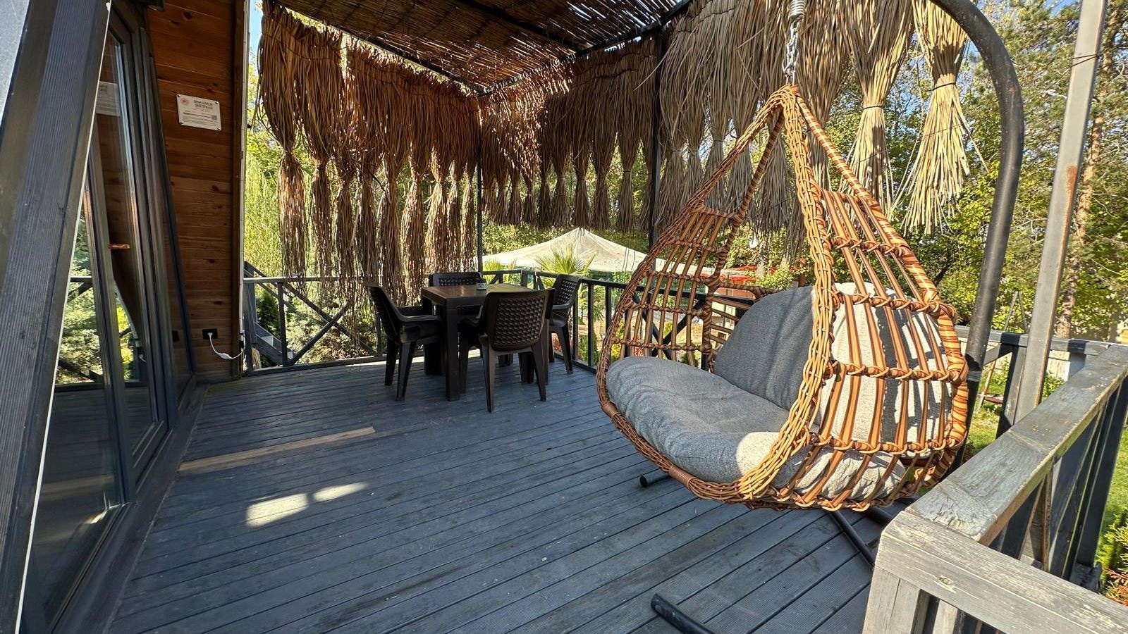 rooms-deluxe-bungolov-oda