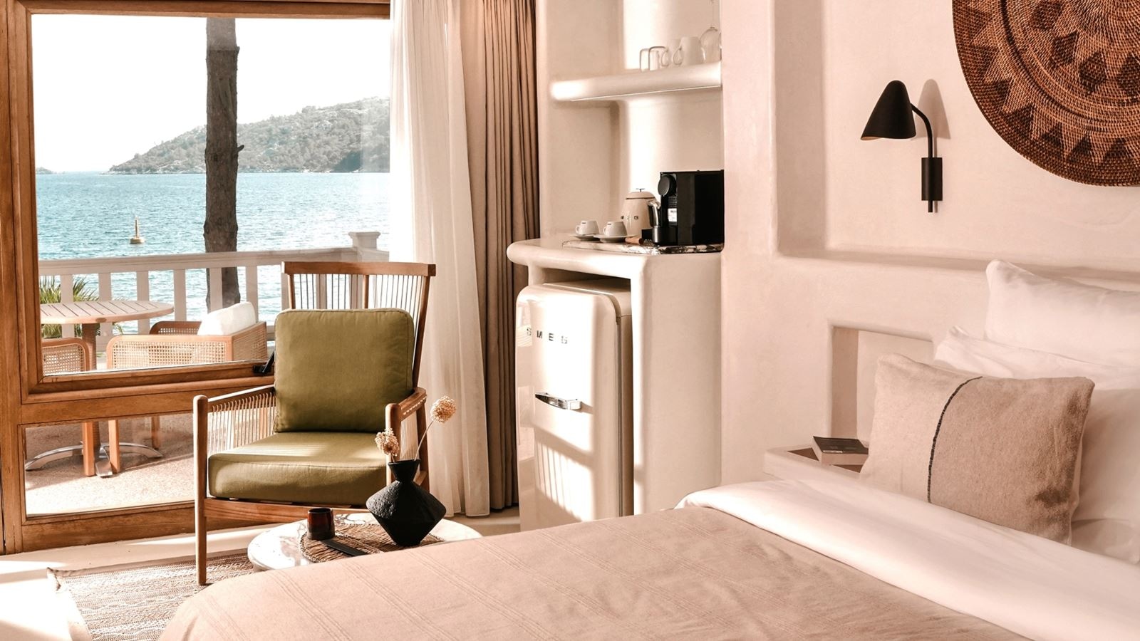 rooms-honeymoon-room