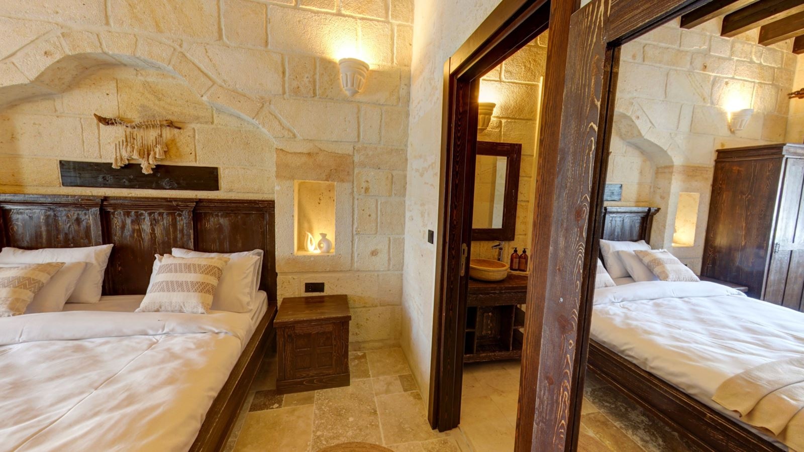 rooms-connection-room