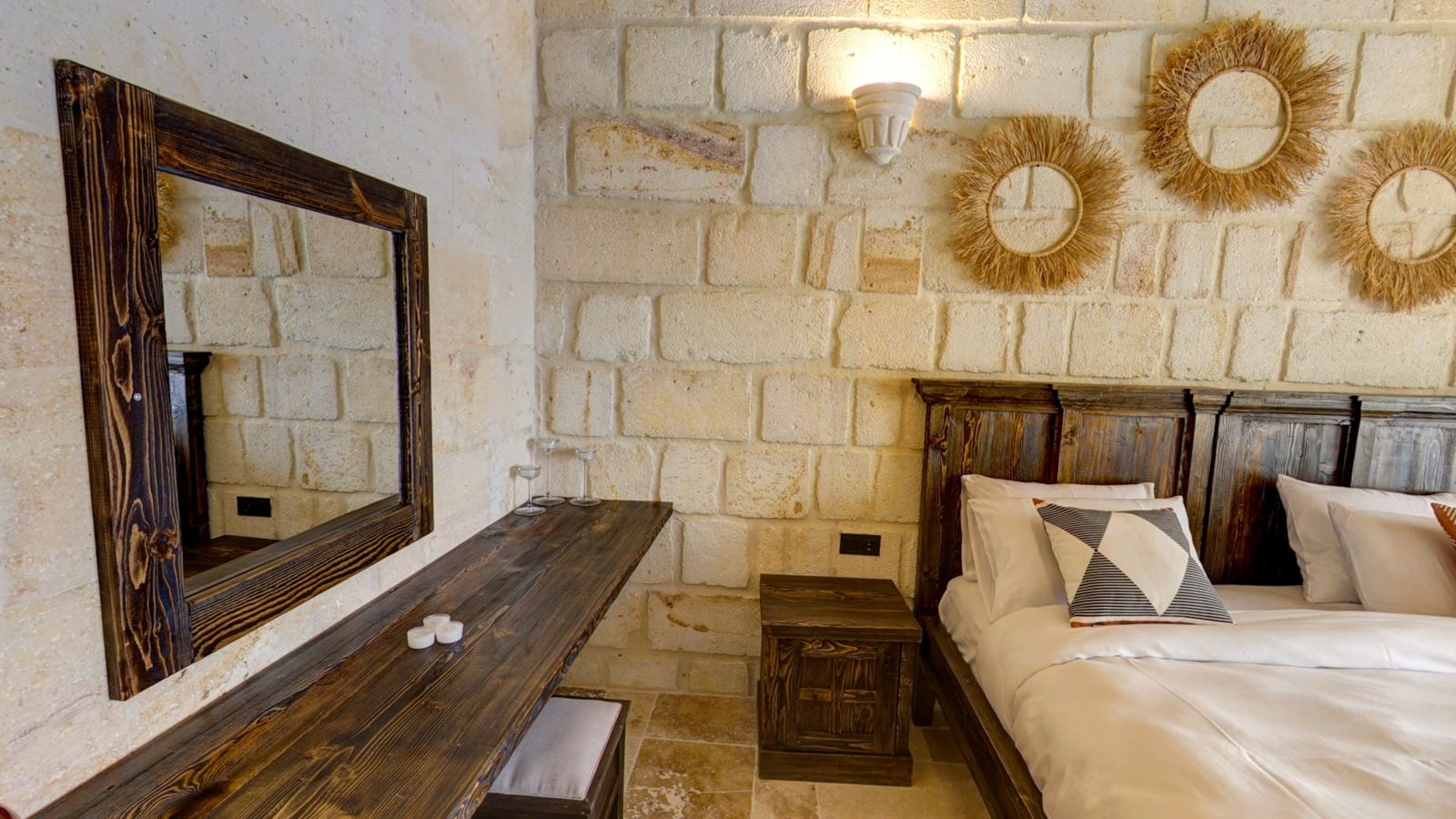 rooms-superior-deluxe-room