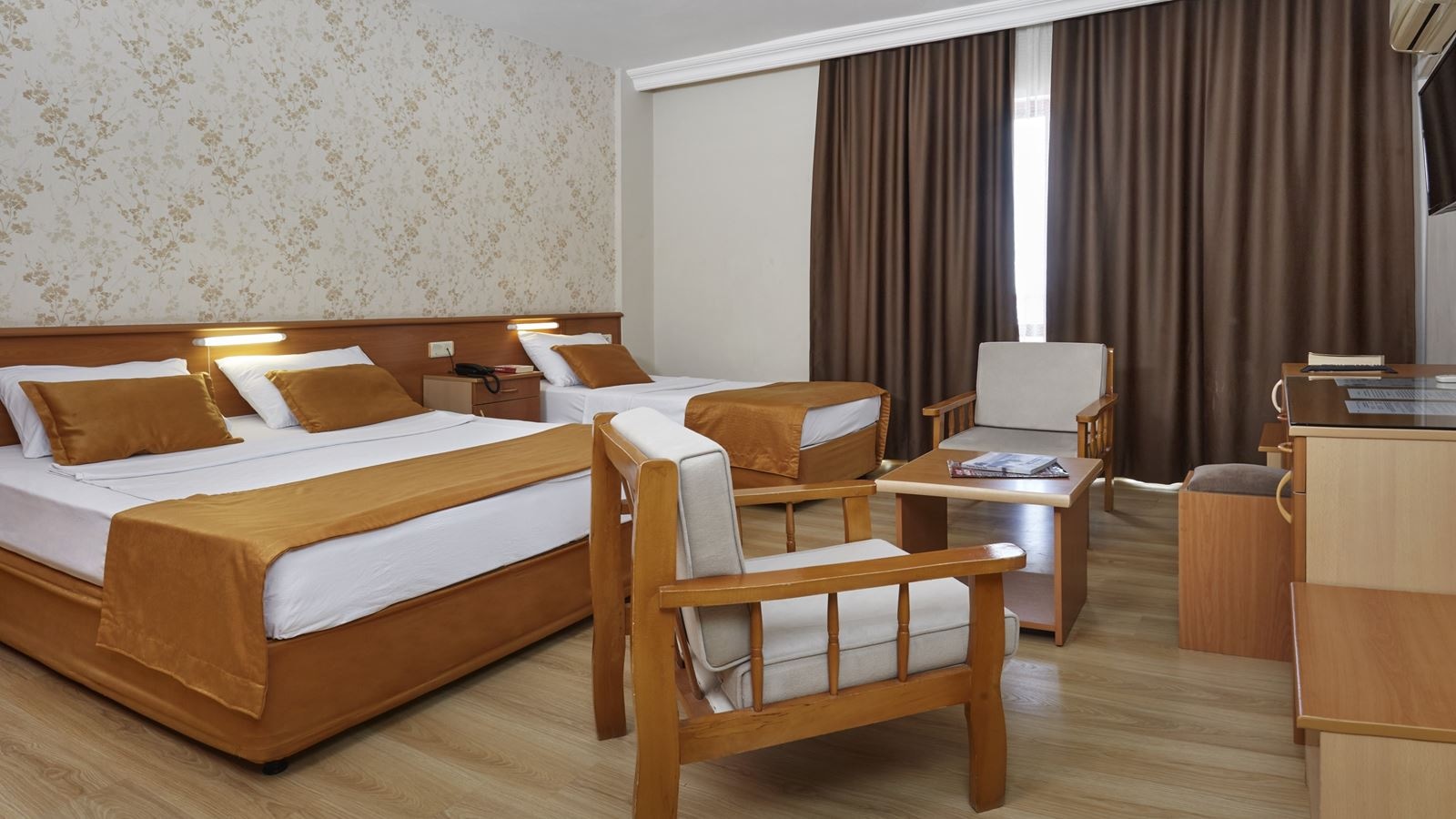 rooms-standard-room-balcony