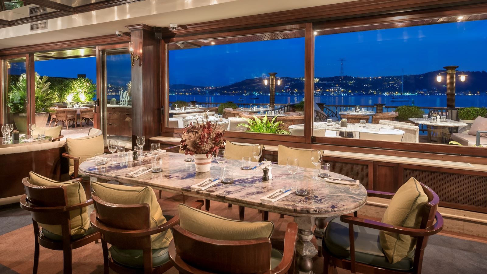 restaurants-restaurants