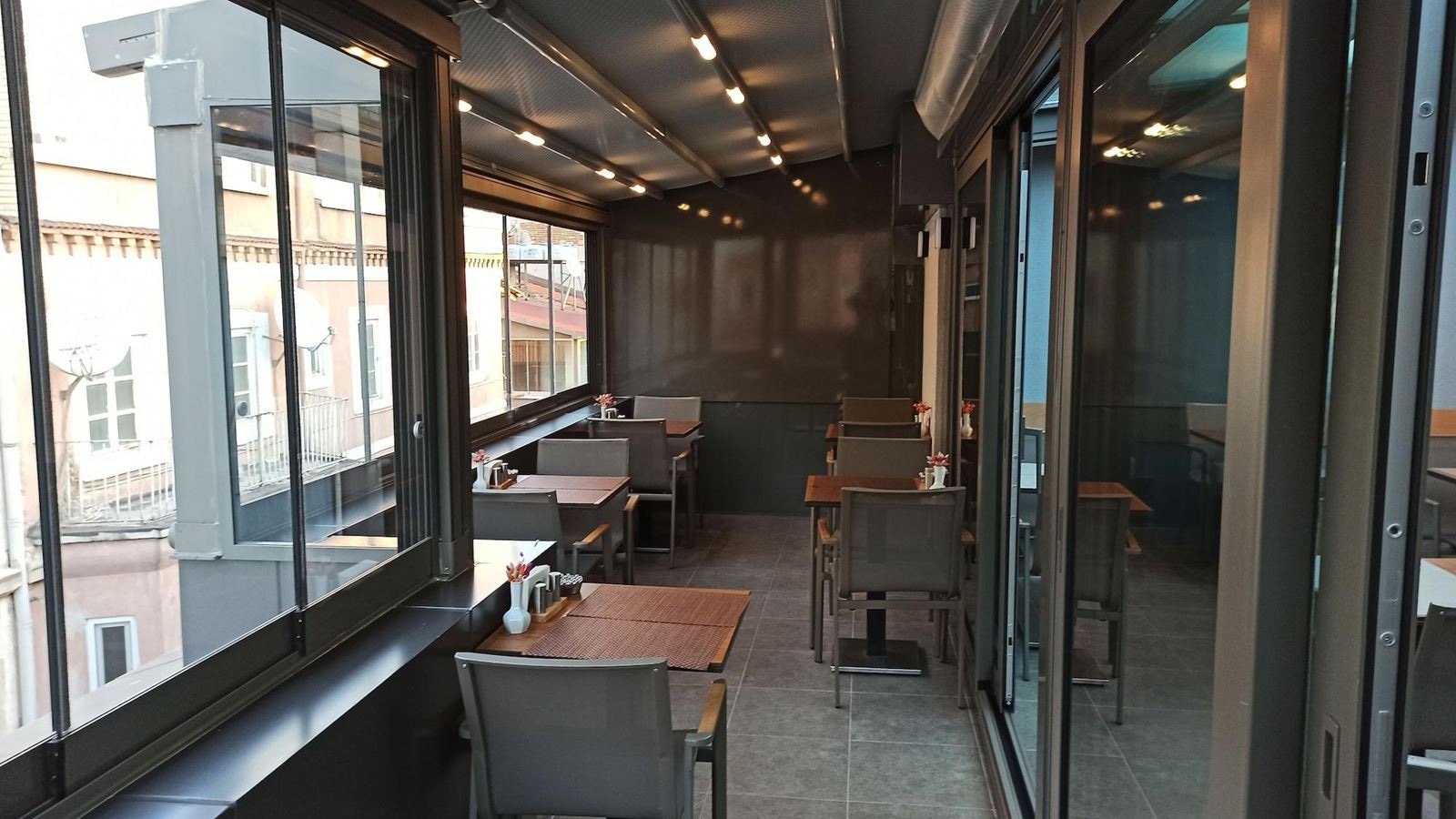 restaurants-restaurants